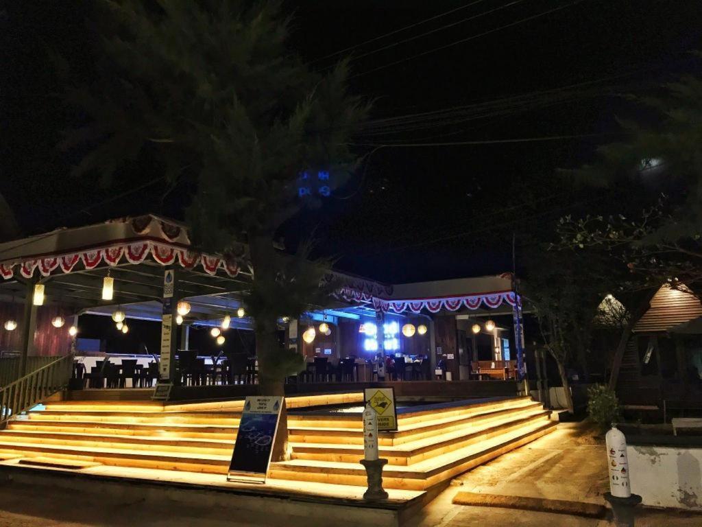 Good Heart Hotel Gili Trawangan Buitenkant foto