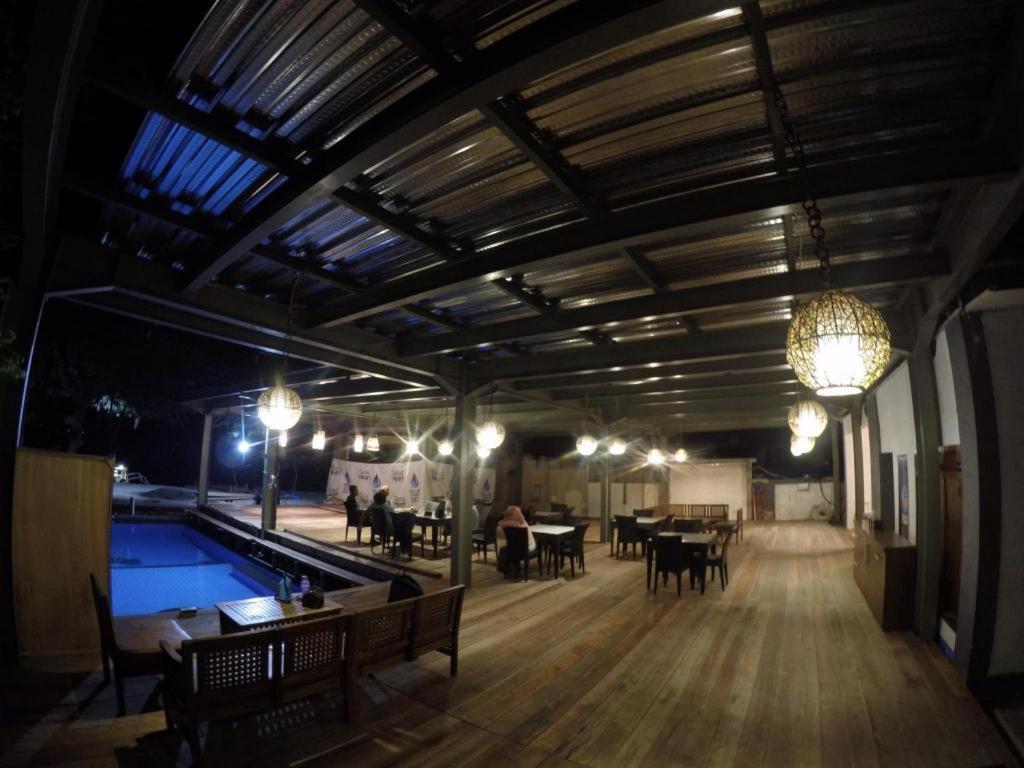 Good Heart Hotel Gili Trawangan Buitenkant foto